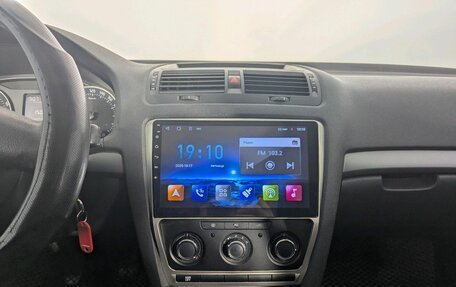 Skoda Octavia, 2011 год, 411 000 рублей, 25 фотография