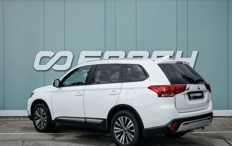 Mitsubishi Outlander III рестайлинг 3, 2019 год, 2 399 000 рублей, 2 фотография