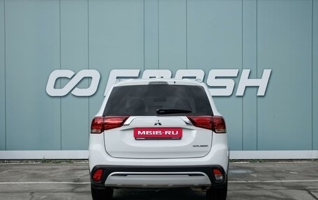 Mitsubishi Outlander III рестайлинг 3, 2019 год, 2 399 000 рублей, 4 фотография