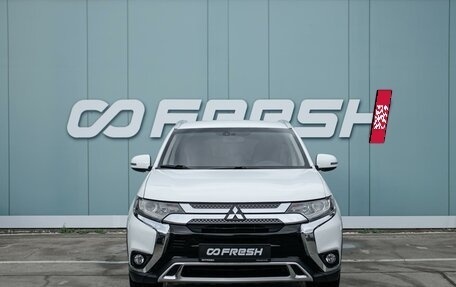 Mitsubishi Outlander III рестайлинг 3, 2019 год, 2 399 000 рублей, 3 фотография