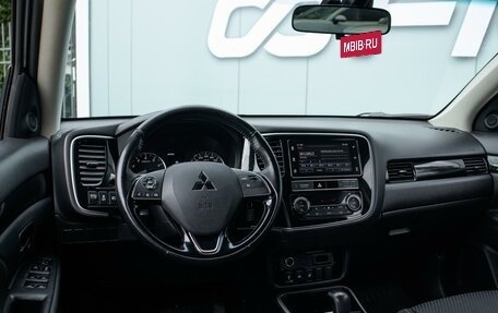 Mitsubishi Outlander III рестайлинг 3, 2019 год, 2 399 000 рублей, 9 фотография