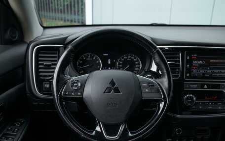 Mitsubishi Outlander III рестайлинг 3, 2019 год, 2 399 000 рублей, 15 фотография