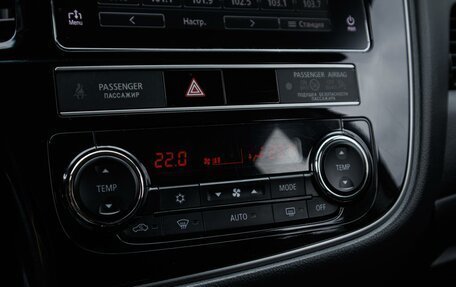 Mitsubishi Outlander III рестайлинг 3, 2019 год, 2 399 000 рублей, 18 фотография