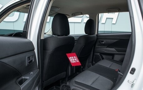 Mitsubishi Outlander III рестайлинг 3, 2019 год, 2 399 000 рублей, 14 фотография