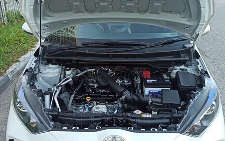 Toyota Yaris, 2020 год, 1 430 000 рублей, 22 фотография
