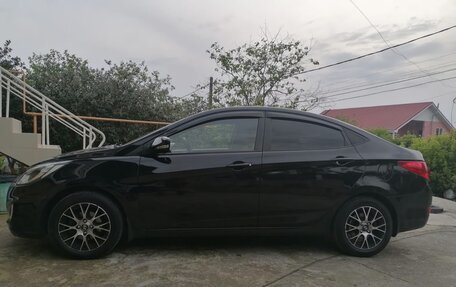 Hyundai Solaris II рестайлинг, 2011 год, 780 000 рублей, 2 фотография