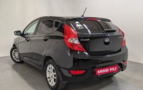 Hyundai Solaris II рестайлинг, 2011 год, 560 000 рублей, 4 фотография