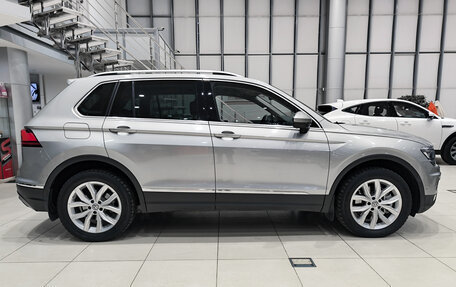 Volkswagen Tiguan II, 2018 год, 2 950 000 рублей, 8 фотография