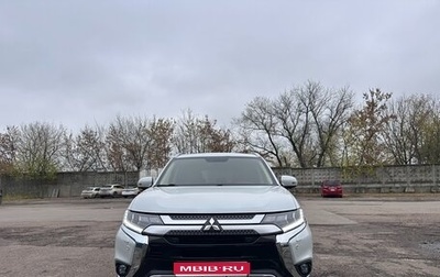 Mitsubishi Outlander III рестайлинг 3, 2019 год, 2 900 000 рублей, 1 фотография