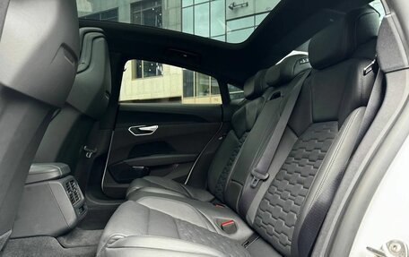 Audi e-tron GT, 2021 год, 8 475 000 рублей, 13 фотография