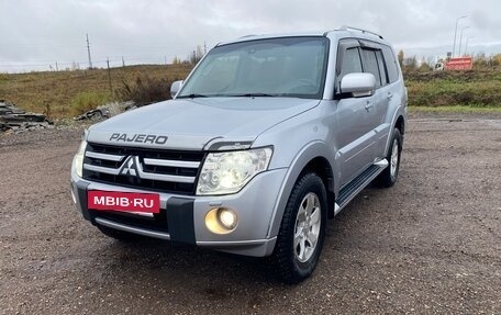 Mitsubishi Pajero IV, 2010 год, 1 745 000 рублей, 3 фотография