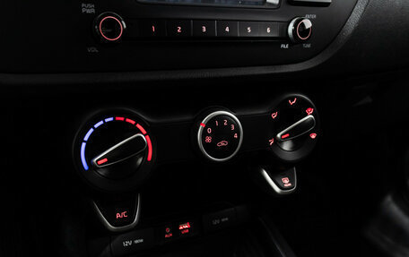 KIA Rio IV, 2018 год, 1 599 777 рублей, 16 фотография