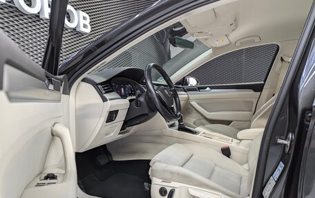 Volkswagen Passat B8 рестайлинг, 2019 год, 1 899 000 рублей, 14 фотография