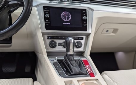 Volkswagen Passat B8 рестайлинг, 2019 год, 1 899 000 рублей, 22 фотография