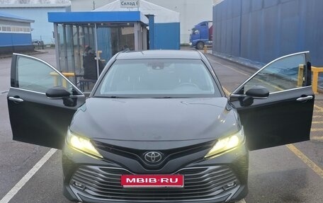 Toyota Camry, 2020 год, 3 050 000 рублей, 1 фотография
