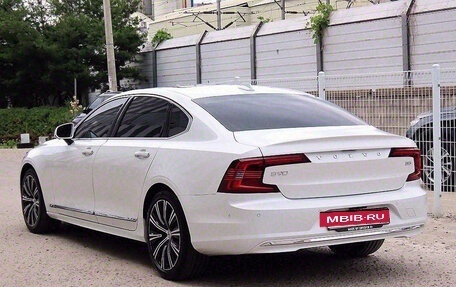 Volvo S90 II рестайлинг, 2022 год, 3 380 000 рублей, 3 фотография