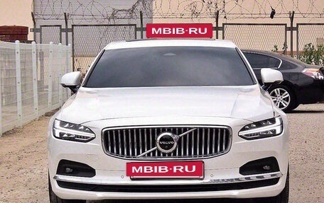 Volvo S90 II рестайлинг, 2022 год, 3 380 000 рублей, 2 фотография