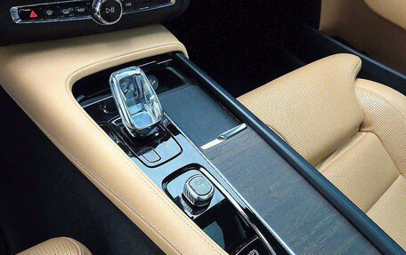 Volvo S90 II рестайлинг, 2022 год, 3 380 000 рублей, 18 фотография