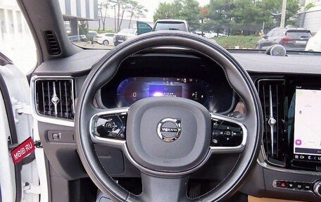 Volvo S90 II рестайлинг, 2022 год, 3 380 000 рублей, 15 фотография