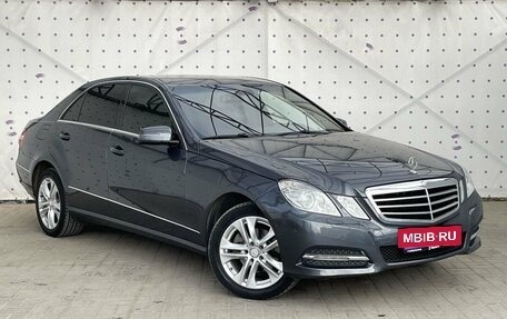 Mercedes-Benz E-Класс, 2013 год, 1 690 000 рублей, 2 фотография