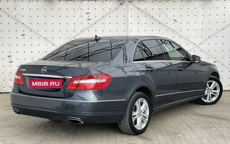 Mercedes-Benz E-Класс, 2013 год, 1 690 000 рублей, 4 фотография