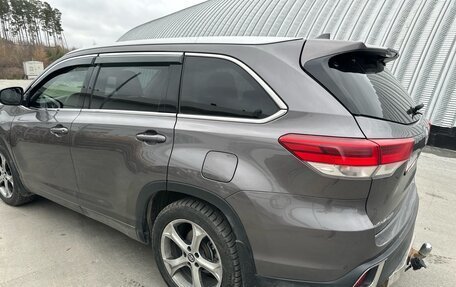 Toyota Highlander III, 2018 год, 3 149 000 рублей, 2 фотография