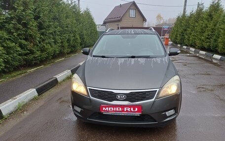 KIA cee'd I рестайлинг, 2011 год, 890 000 рублей, 1 фотография