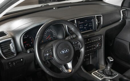 KIA Sportage IV рестайлинг, 2017 год, 1 380 000 рублей, 3 фотография