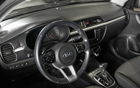 KIA Rio IV, 2018 год, 1 379 000 рублей, 3 фотография