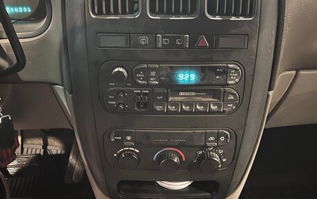 Chrysler Voyager IV, 2002 год, 260 000 рублей, 10 фотография