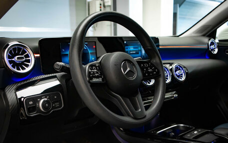 Mercedes-Benz A-Класс, 2018 год, 2 077 000 рублей, 8 фотография