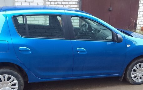 Renault Sandero II рестайлинг, 2015 год, 980 000 рублей, 13 фотография