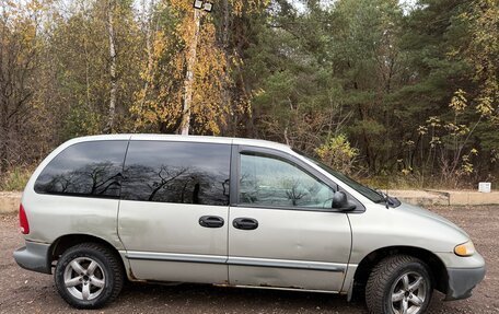 Plymouth Voyager III, 2000 год, 330 000 рублей, 2 фотография