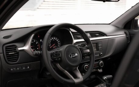 KIA Rio IV, 2018 год, 1 457 000 рублей, 5 фотография