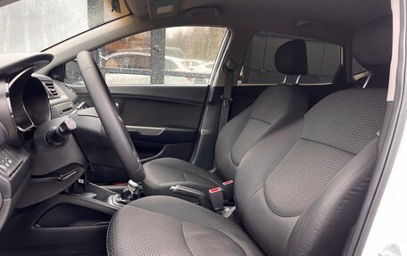 KIA Rio III рестайлинг, 2015 год, 999 000 рублей, 17 фотография