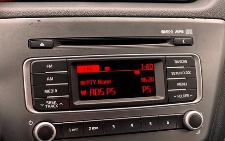 KIA Rio III рестайлинг, 2015 год, 999 000 рублей, 22 фотография