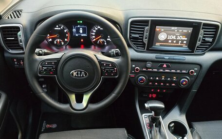 KIA Sportage IV рестайлинг, 2018 год, 1 815 000 рублей, 8 фотография