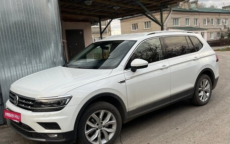 Volkswagen Tiguan II, 2020 год, 2 489 000 рублей, 3 фотография