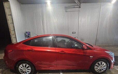 Hyundai Solaris II рестайлинг, 2014 год, 850 000 рублей, 3 фотография