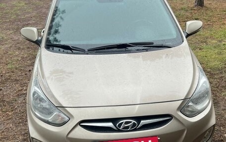 Hyundai Solaris II рестайлинг, 2011 год, 700 000 рублей, 2 фотография