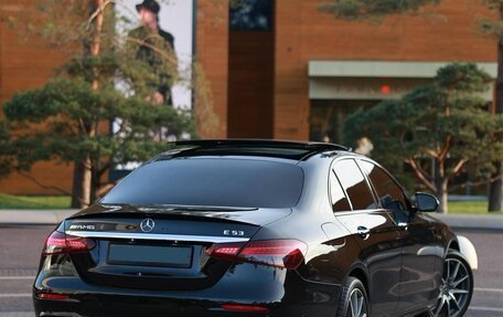 Mercedes-Benz E-Класс, 2021 год, 4 410 000 рублей, 3 фотография