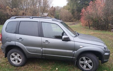 Chevrolet Niva I рестайлинг, 2018 год, 950 000 рублей, 3 фотография