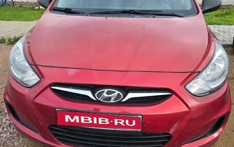 Hyundai Solaris II рестайлинг, 2012 год, 990 000 рублей, 1 фотография