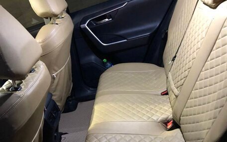 Toyota RAV4, 2021 год, 3 333 333 рублей, 7 фотография