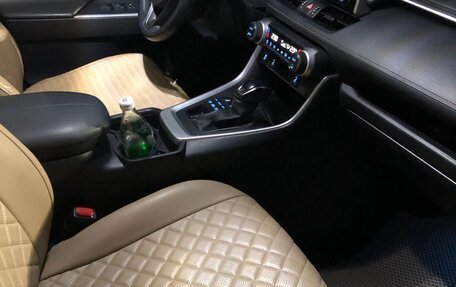 Toyota RAV4, 2021 год, 3 333 333 рублей, 9 фотография