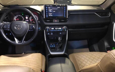 Toyota RAV4, 2021 год, 3 333 333 рублей, 8 фотография