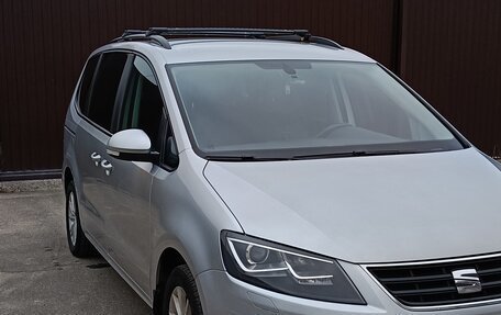 SEAT Alhambra II рестайлинг, 2015 год, 1 750 000 рублей, 2 фотография