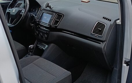 SEAT Alhambra II рестайлинг, 2015 год, 1 750 000 рублей, 15 фотография