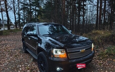 Chevrolet Tahoe III, 2012 год, 2 500 000 рублей, 2 фотография