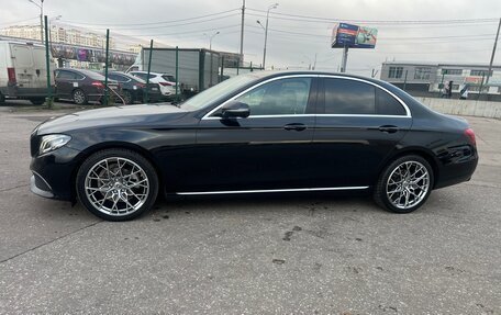 Mercedes-Benz E-Класс, 2019 год, 2 650 000 рублей, 4 фотография